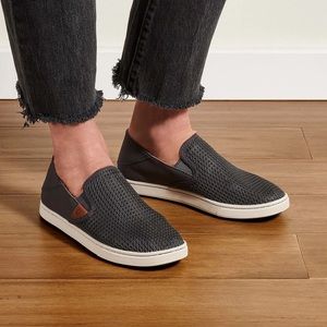 Olukai Pehuea Peforated Slip On Sneakers Size 9